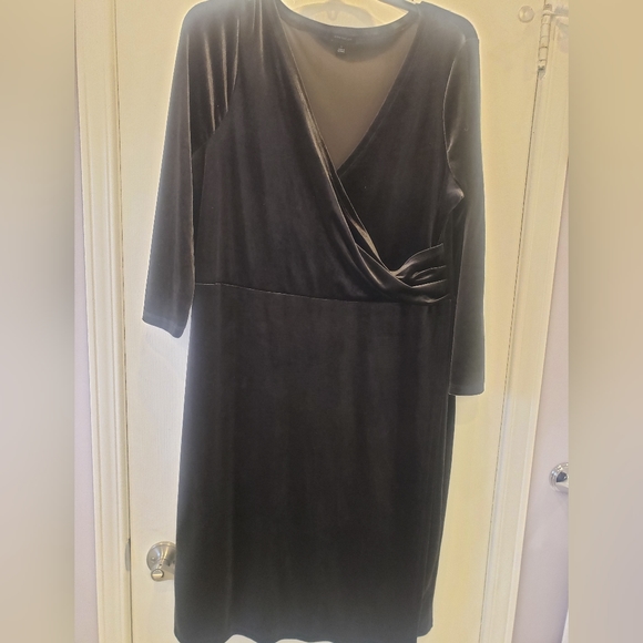 New and slightly used clothing - Picture 8 of 11